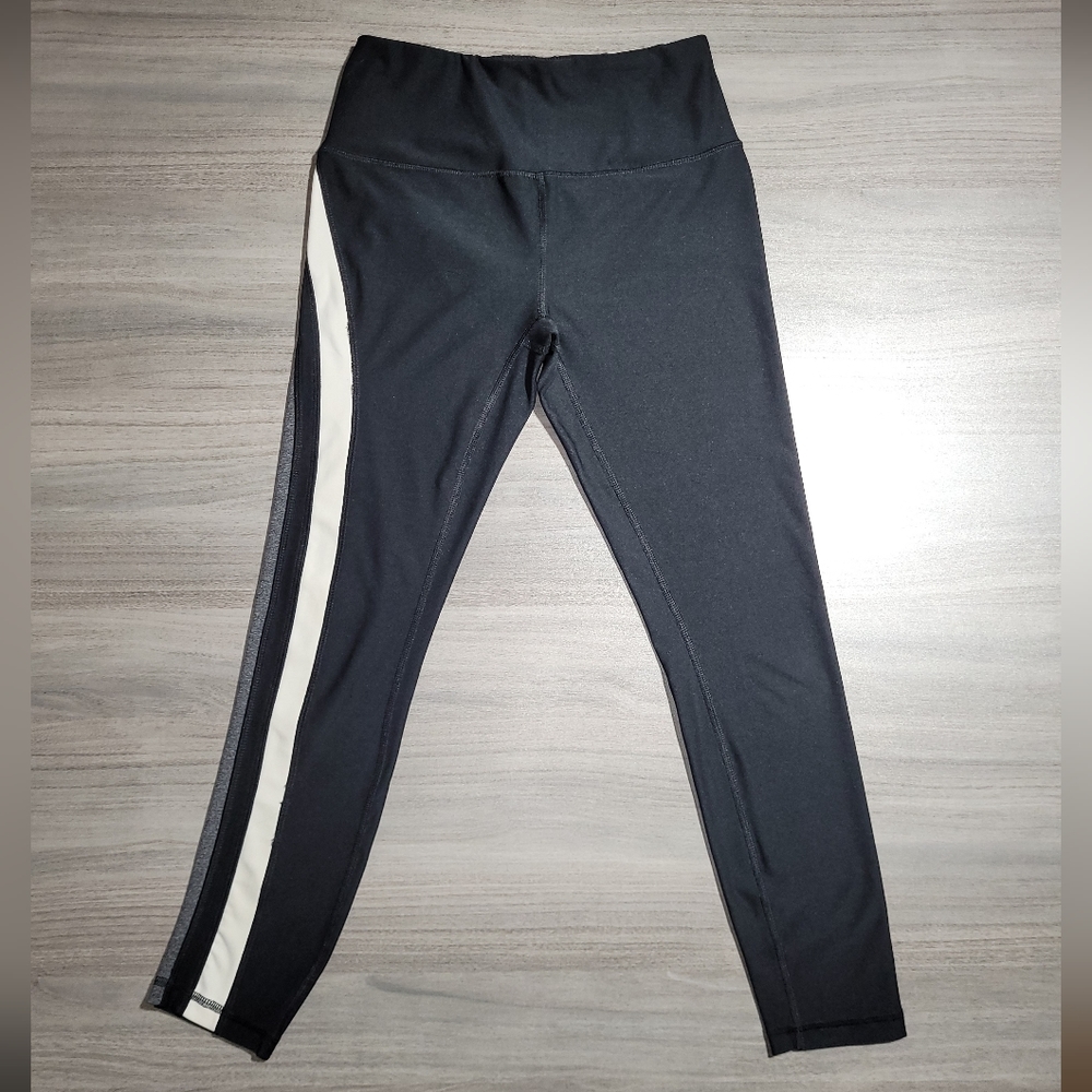 RBX Sz S Black Grey Cream Assym Stripe Capri Legging A1